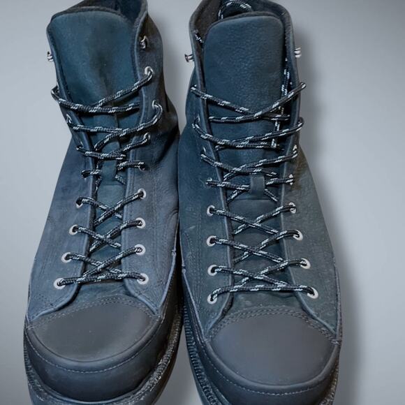 Men's 11 CONVERSE CHUCK TAYLOR Luxe Leather High Top Sneaker Rubber Outsole EUC - Picture 1 of 14